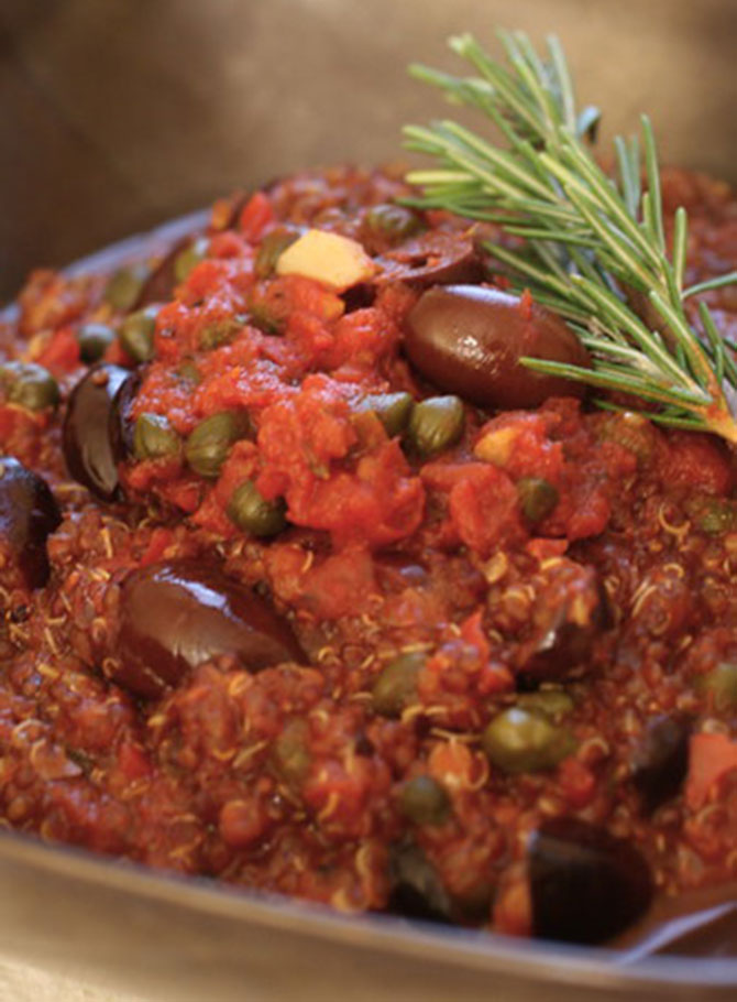 Quinoa-Puttanesca