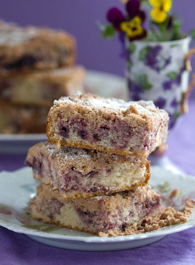Raspberry-Jam-Swirl-Crumbcake