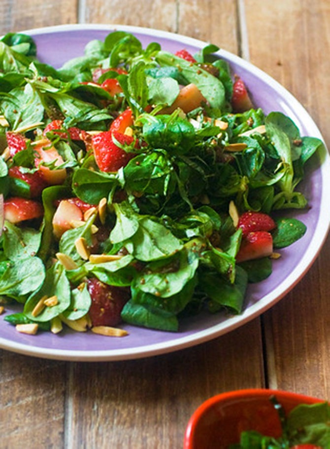 StrawberryMâcheSalad